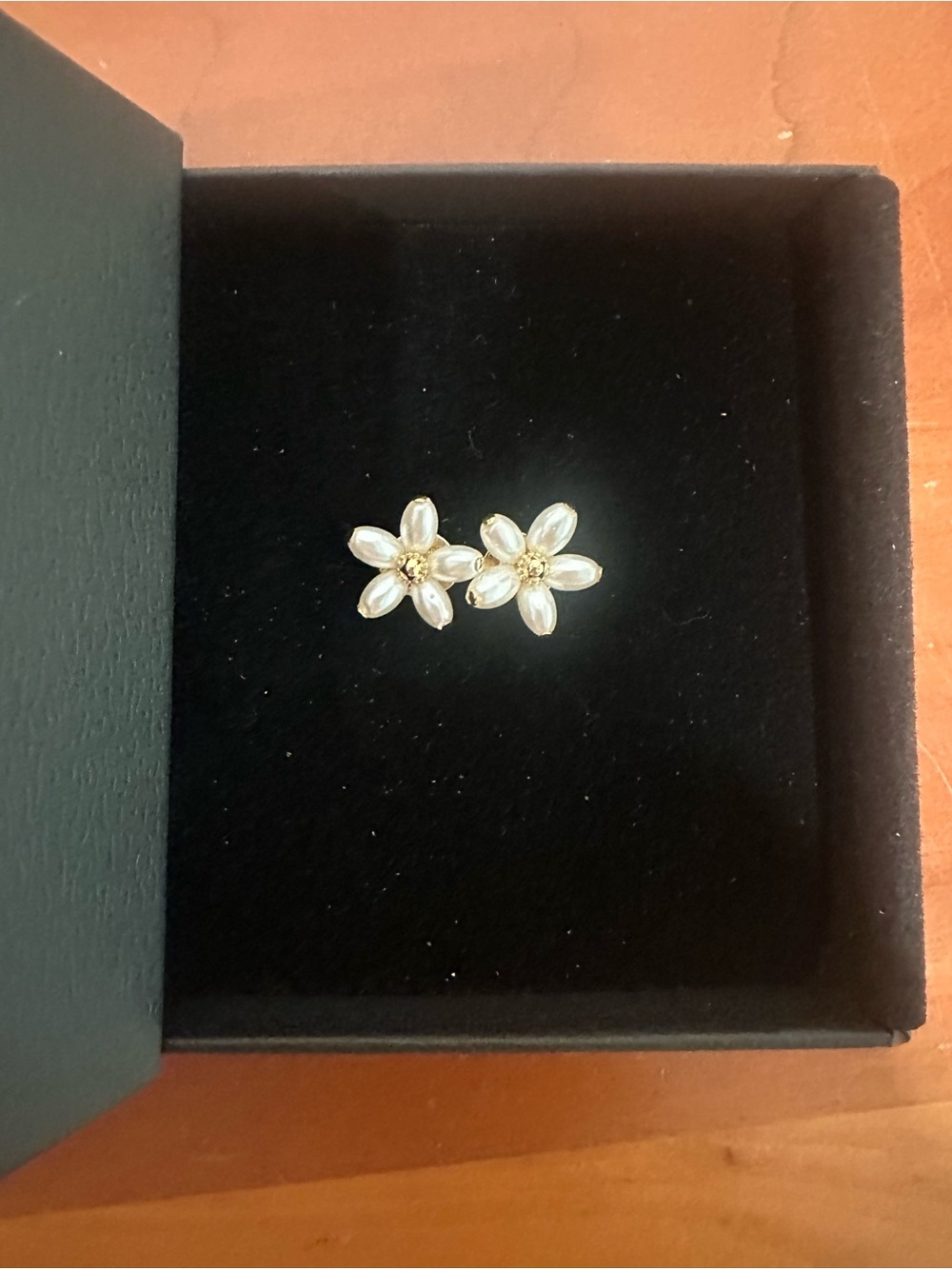Kate Spade White Floral Pearly Stud Earrings Gold Accent. Wedding or formal